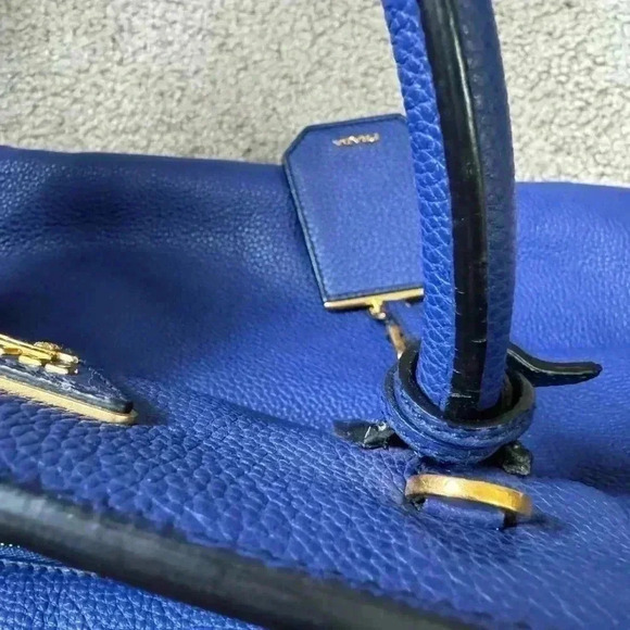 PRADA Vitello Daino Grained Leather with FREE ENTRUPY when purchased! - Picture 15 of 16